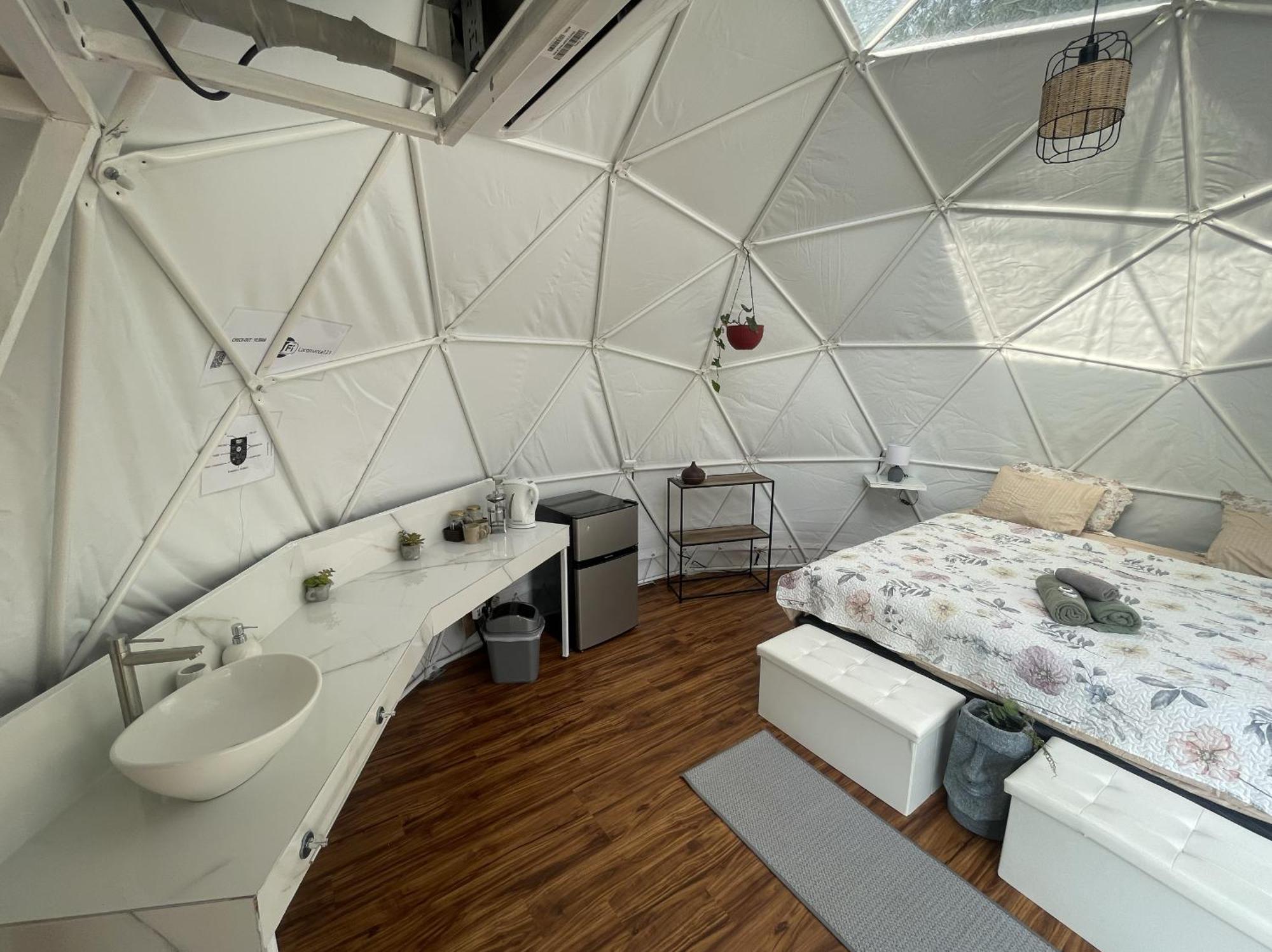 La Comarca River Glamping Dome Near Manuel Antonio Exterior photo
